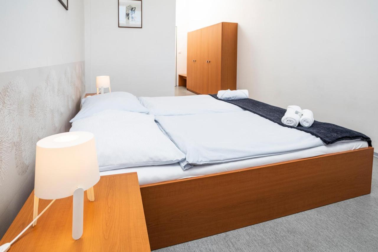 Hotel Vp1 اوسترافا المظهر الخارجي الصورة